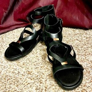 Breckelle’s Black Ruby Cutout Gladatorial Sandals